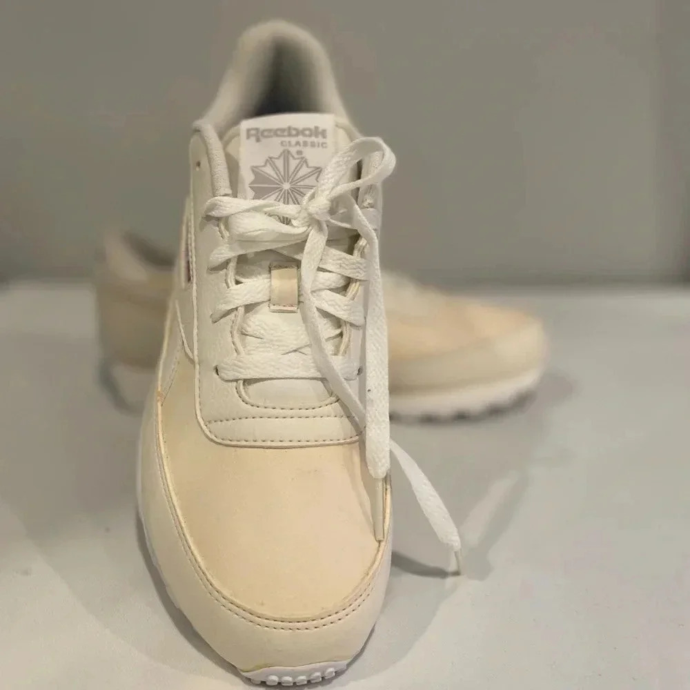 Reebok Classic Renaissance  White / Steel Sneakers Size 9